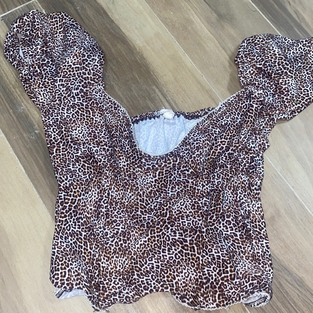 FRUITY BOOTY LEOPARD TOP